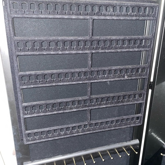 Wall hanging mirror with jewelry space inside! - Picture 3 of 7